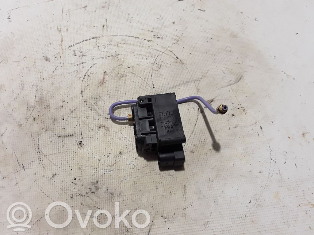 Rozdzielacz / Blok zaworowy zawieszenia pneumatycznego osi tylnej   4H0616013B