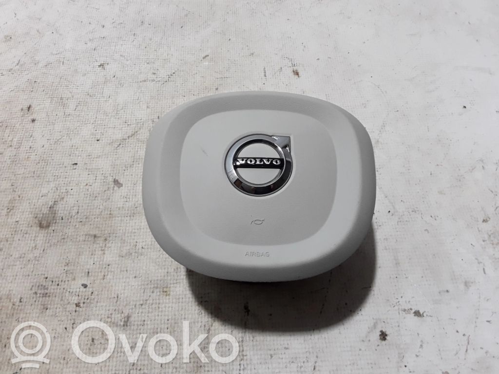 Volvo S90, V90 Airbag dello sterzo