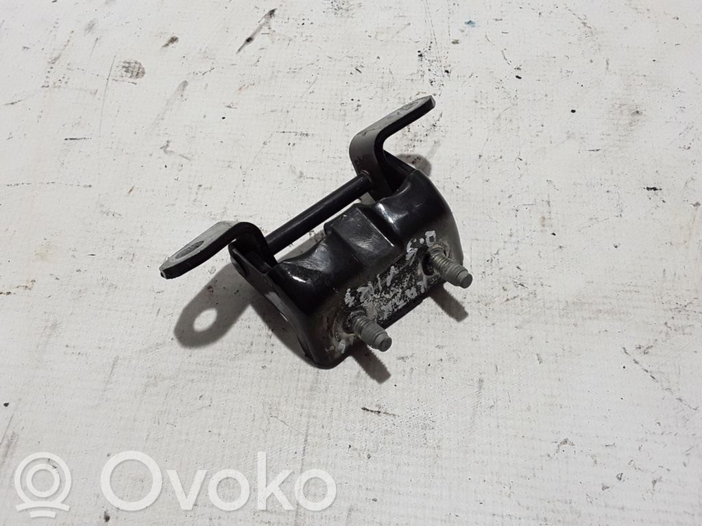 Nissan Qashqai Zawias górny drzwi tylnych 