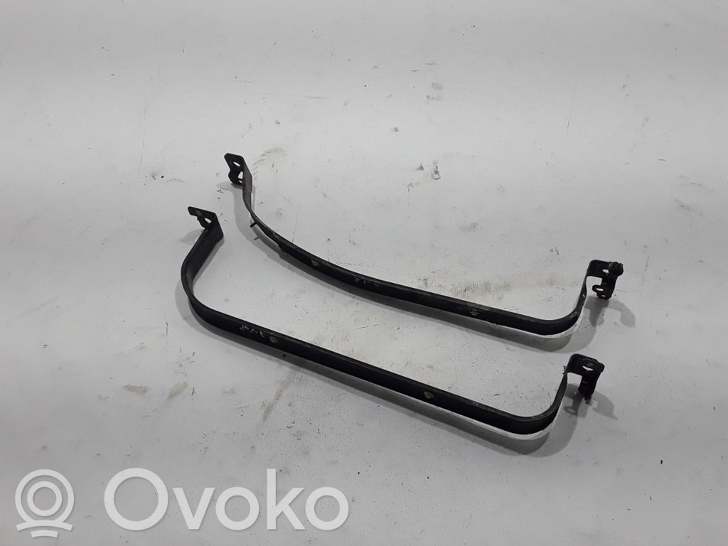 Volvo V60 Polttoainesäiliön kannake 