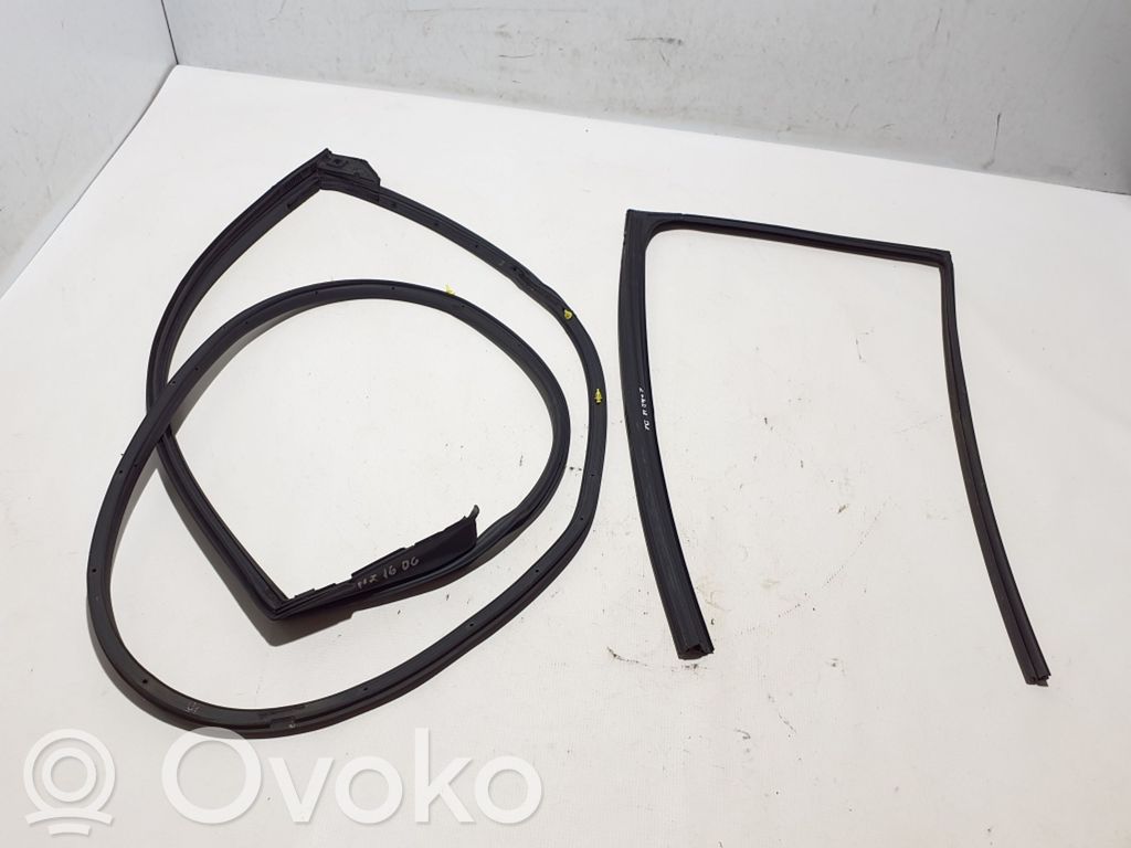 Toyota C-HR I Junta de goma de la puerta trasera 