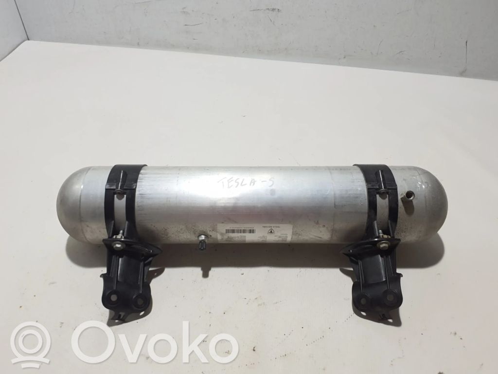 Tesla Model S Rezervor suspensie pneumatică