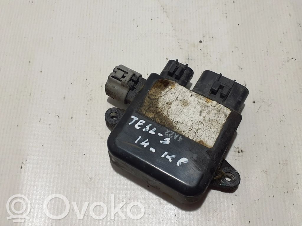 Tesla Model S Coolant fan relay 