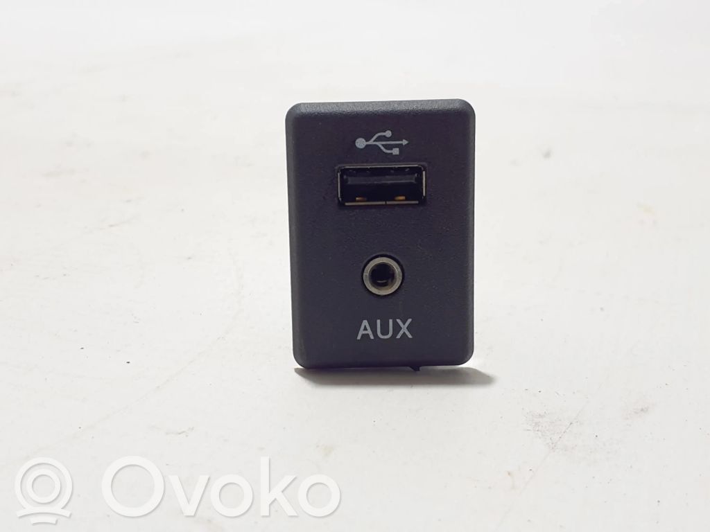 Conector priză AUX   795405004