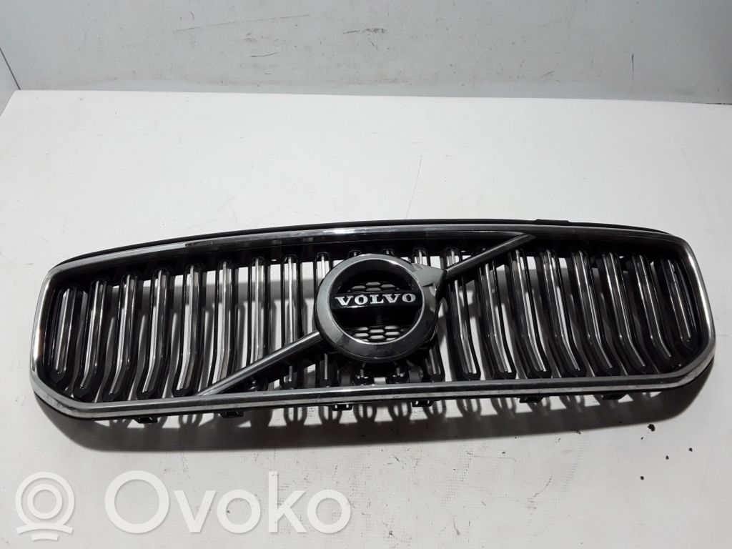 Volvo XC40 Etusäleikkö 