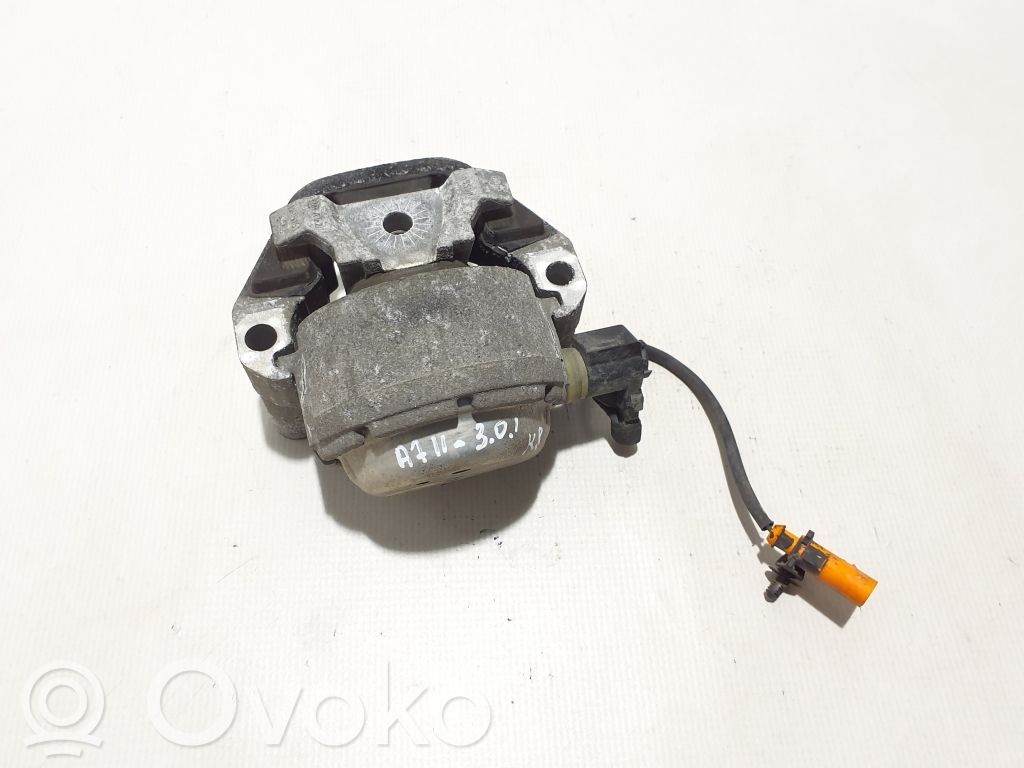 Audi A7 S7 4G Engine mount bracket 