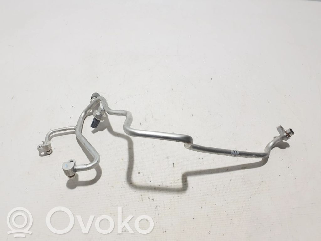 Ilmastointilaitteen putki (A/C)   924102218R