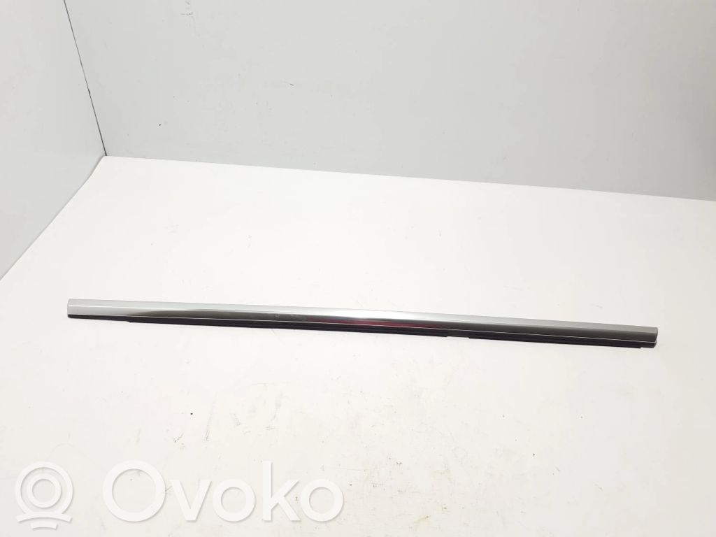 Mercedes-Benz EQC Listwa drzwi tylnych 