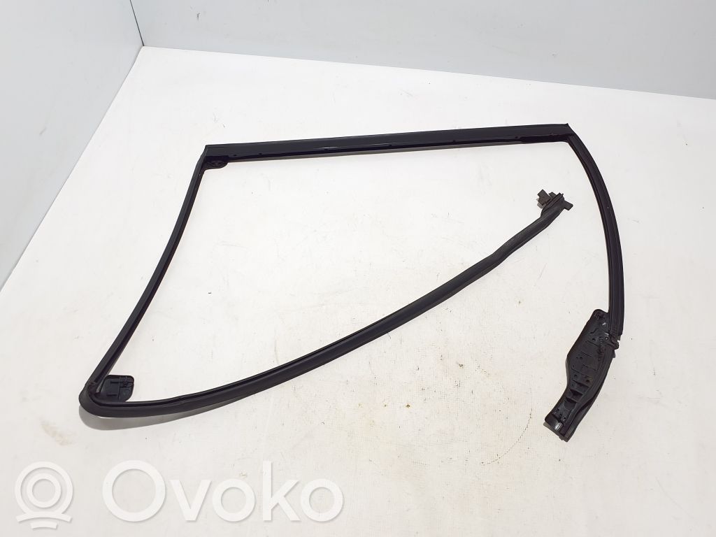 Land Rover Range Rover L405 Takaoven lista (muoto)