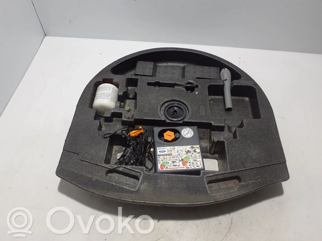 Ford Kuga II Kit d’outils 