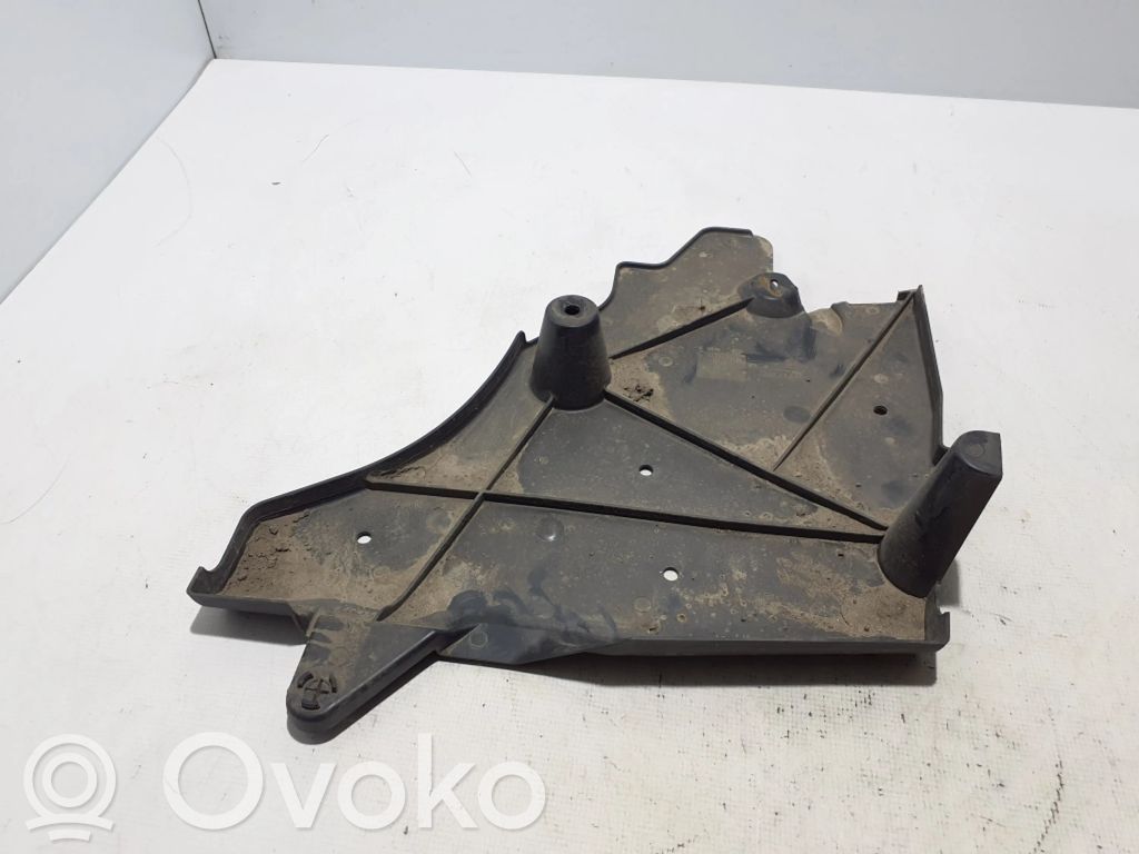 Renault Captur Osłona tylna podwozia pod bagażnik 