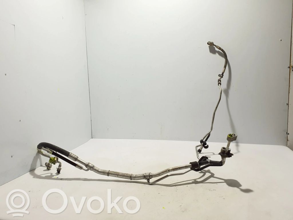 Volkswagen Touareg II Manguera/tubo del aire acondicionado (A/C) 