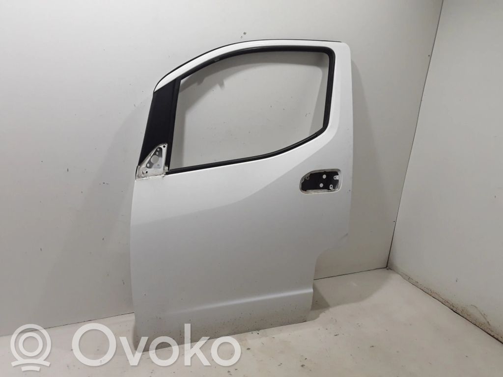 Nissan NV200 Puerta delantera
