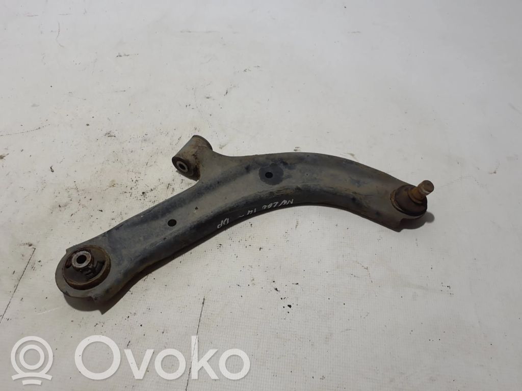 Nissan NV200 Brazo de suspensión/horquilla inferior delantero 
