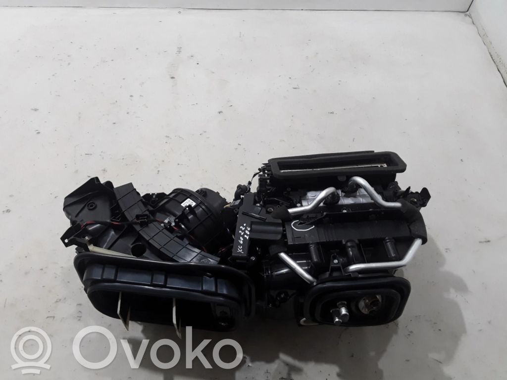 Volvo XC60 Nagrzewnica / Komplet 