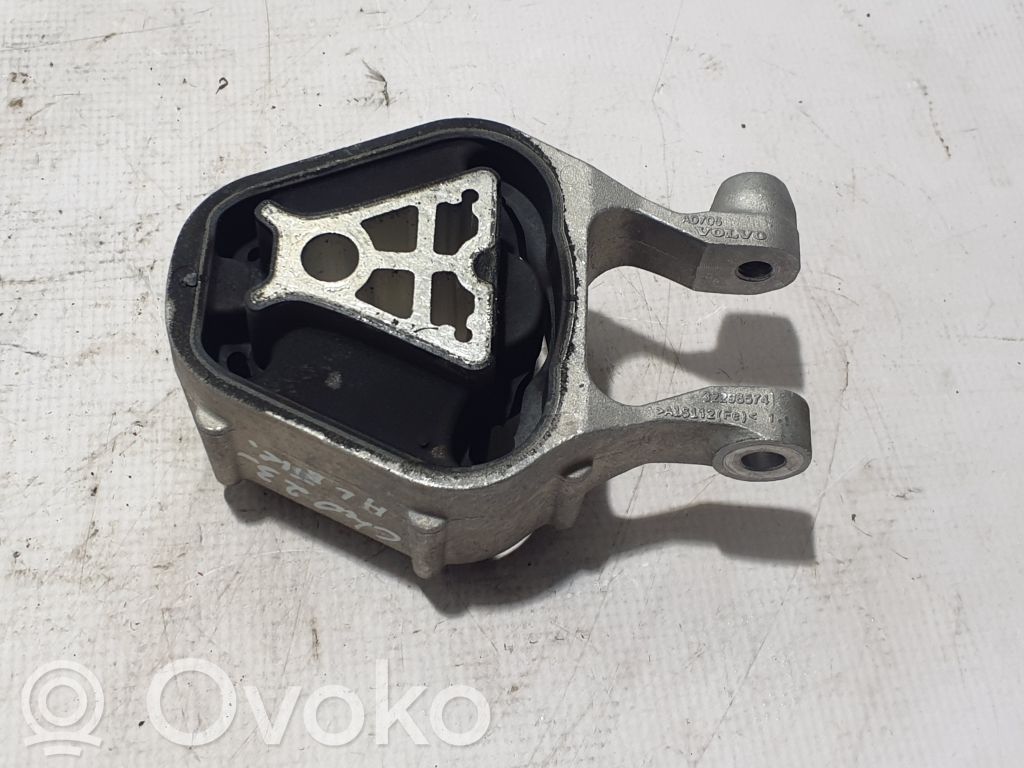 Volvo C40 Engine mounting bracket 