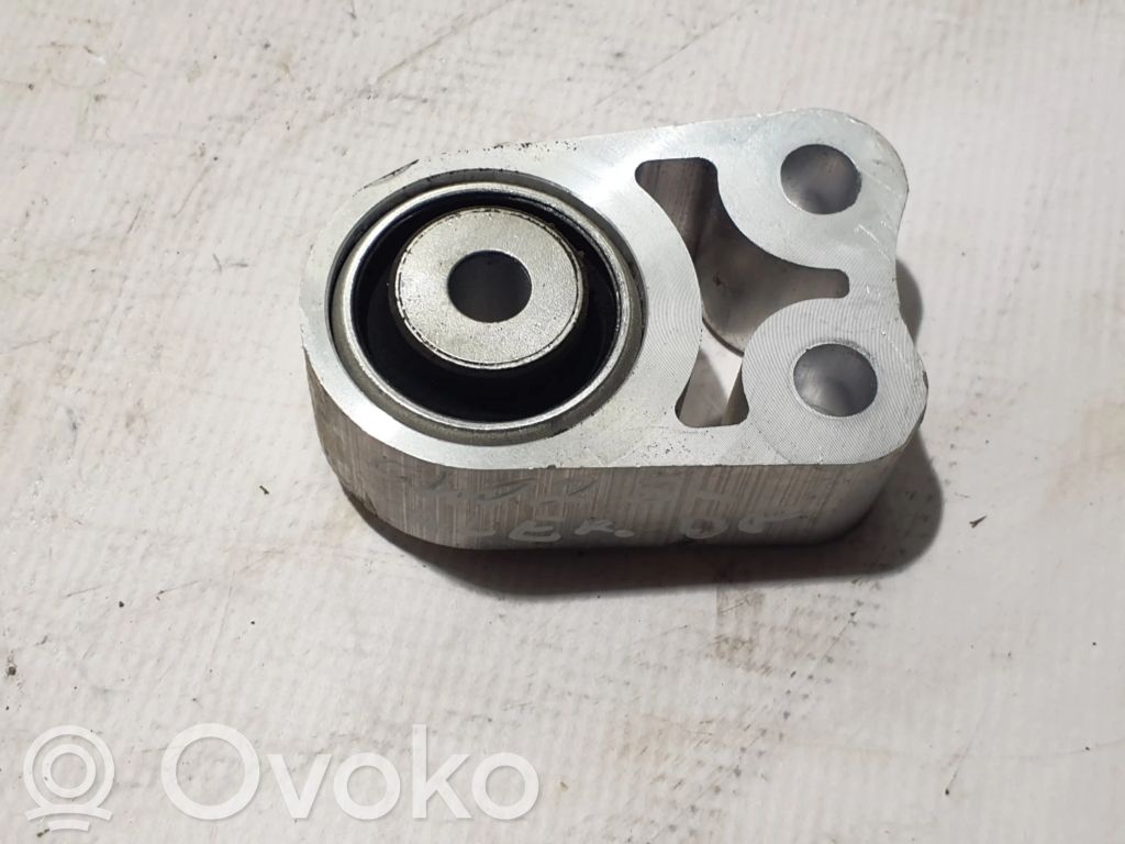 Volvo C40 Engine mount bracket 