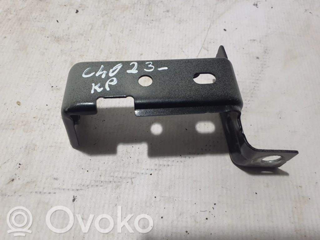 Volvo C40 Uchwyt / Mocowanie błotnika przedniego 