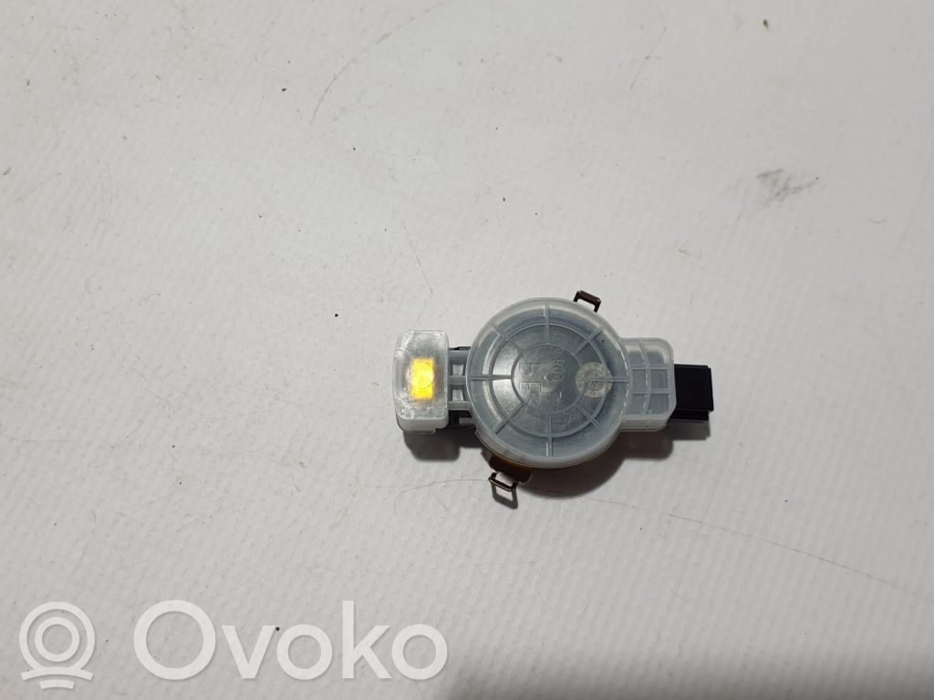 BMW 5 G30 G31 G38 Rain sensor 