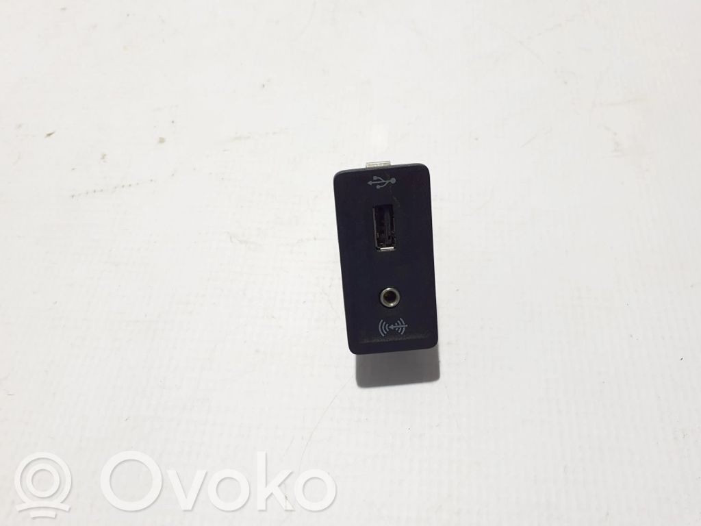 Volkswagen Amarok Enchufe conector USB 