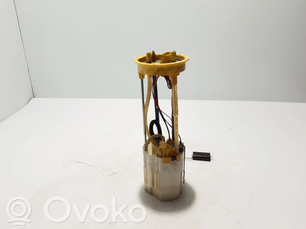 Volkswagen Amarok Bomba interna de combustible 