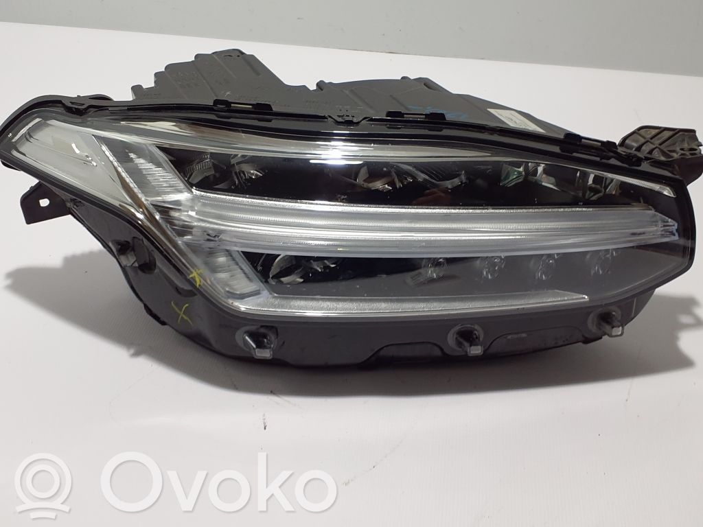 Volvo XC90 Headlight/headlamp 