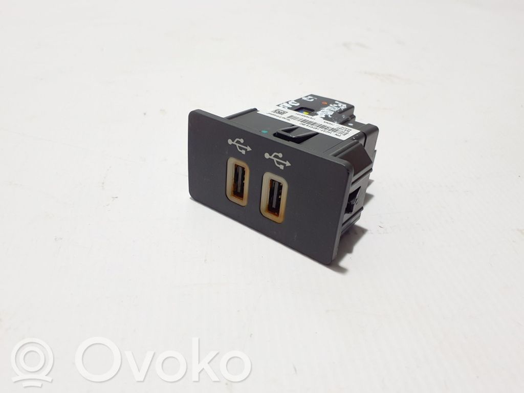 Ford Ranger USB jungtis 