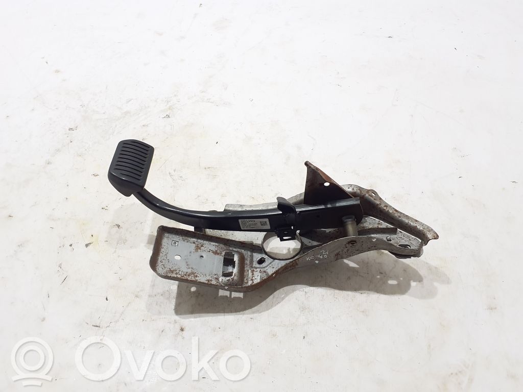 Volvo XC40 Jarrupoljin 