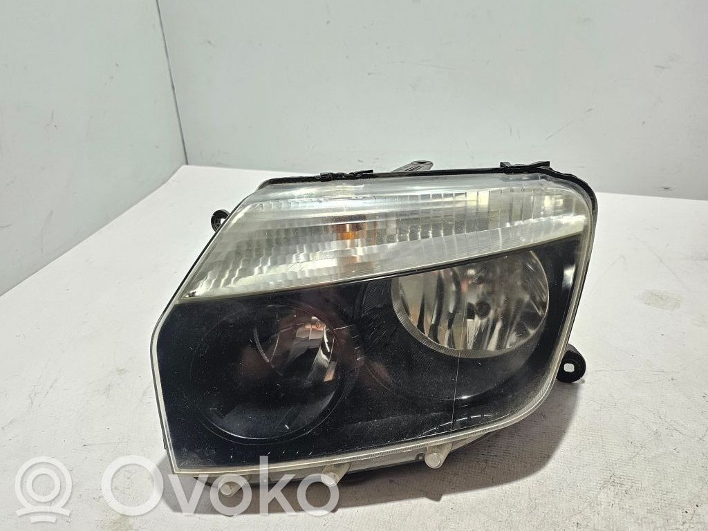Dacia Duster Headlight/headlamp 