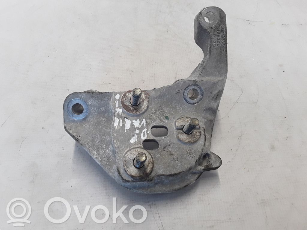 Engine mount bracket   30778783