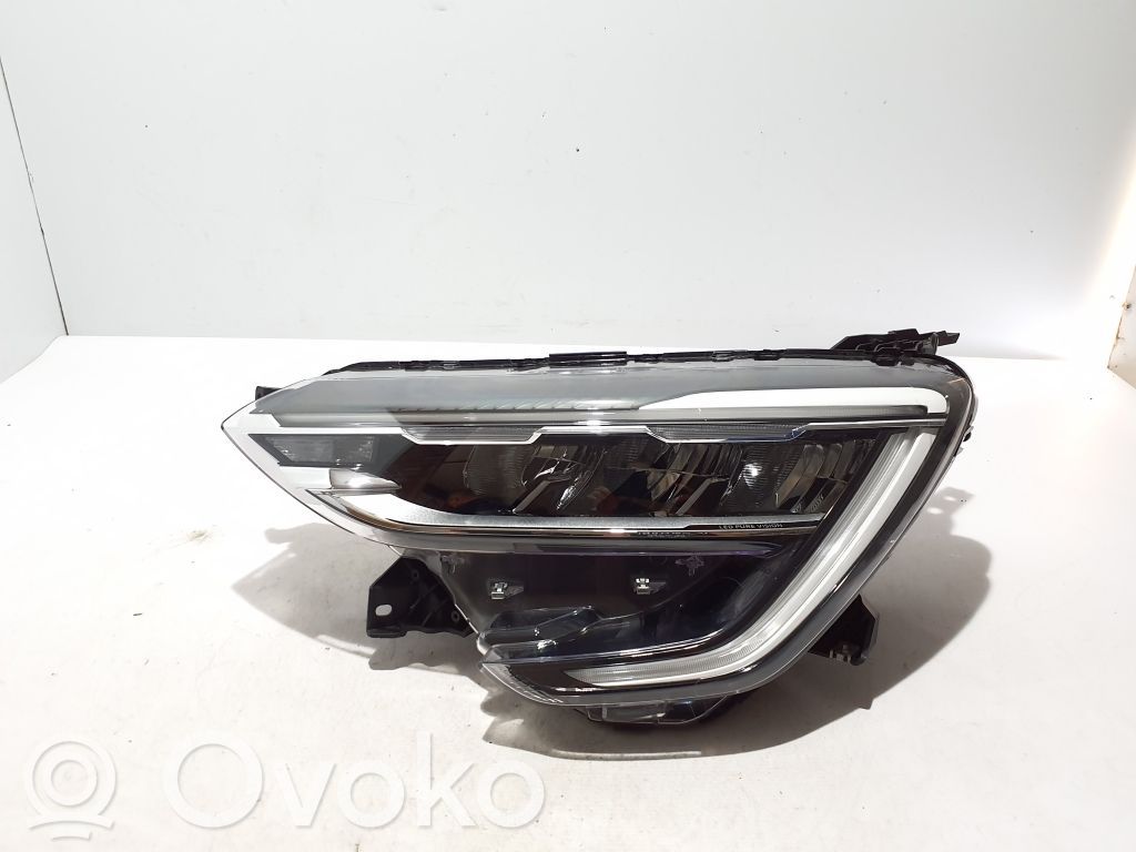 Renault Arkana Lampa przednia 