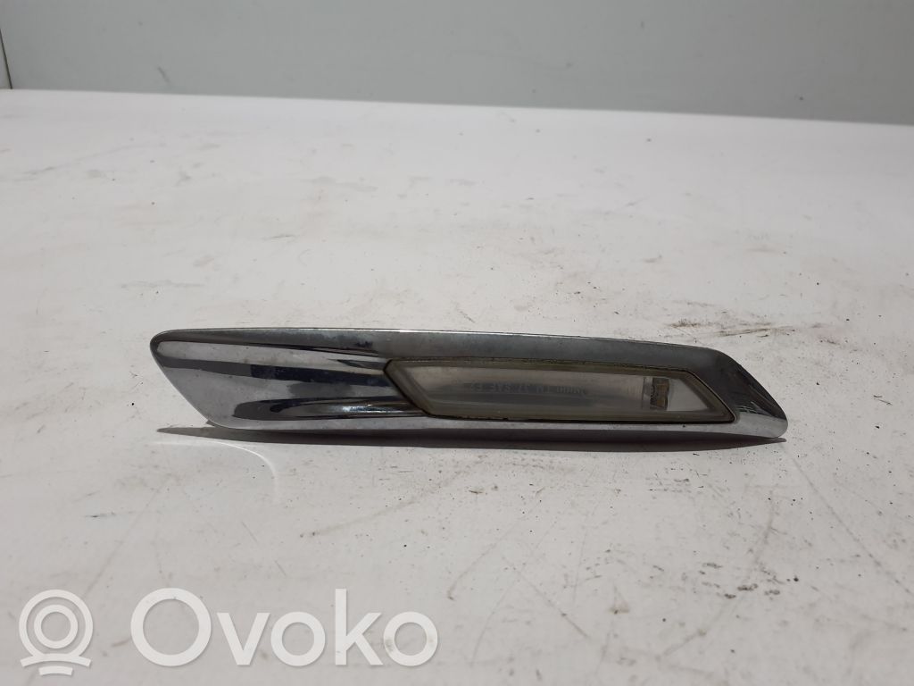 BMW 5 F10 F11 Indicatore di direzione del parafango anteriore