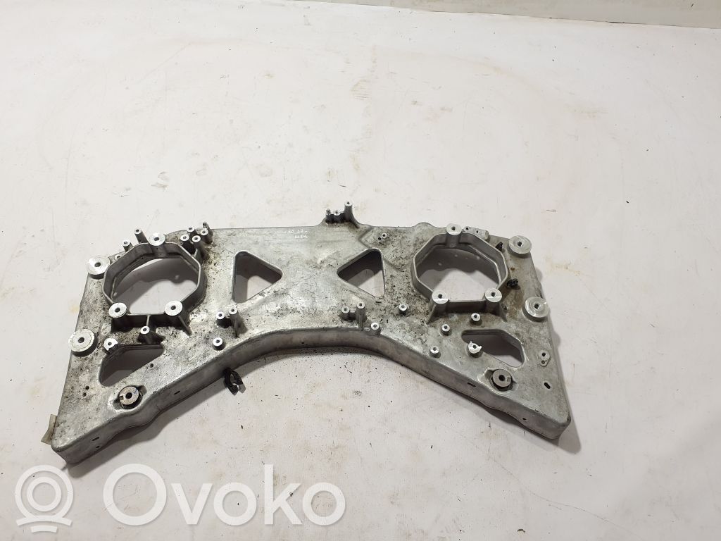 Volvo C40 Engine mounting bracket 