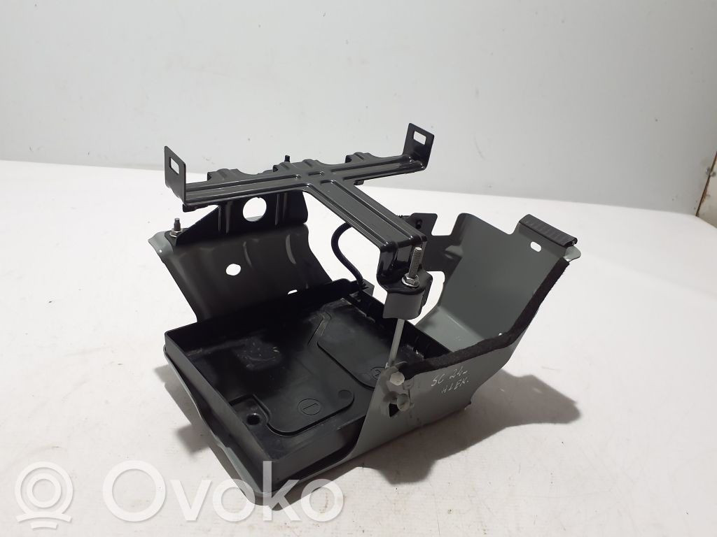 Battery bracket   751P40506R