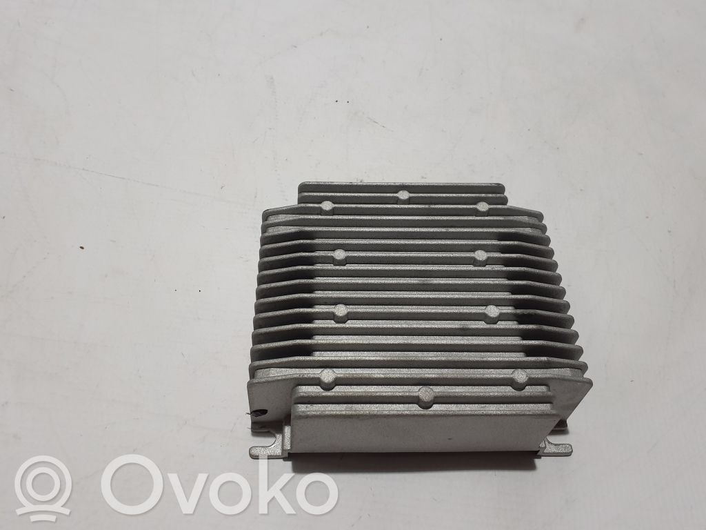 Tesla Model X Garso stiprintuvas 