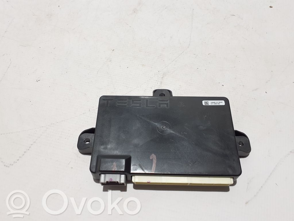 Tesla Model X Door control unit/module 