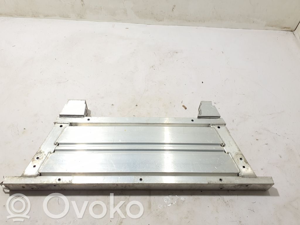 Volvo XC40 Soporte de montaje del radiador 