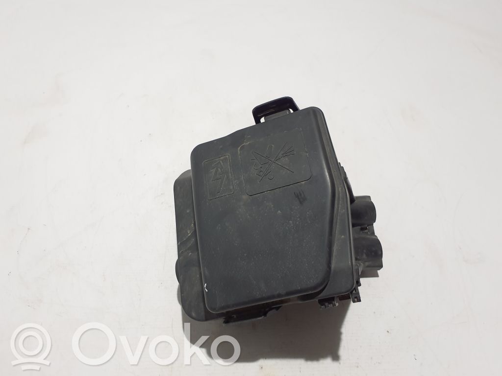 Dacia Duster II Juego de caja de fusibles 
