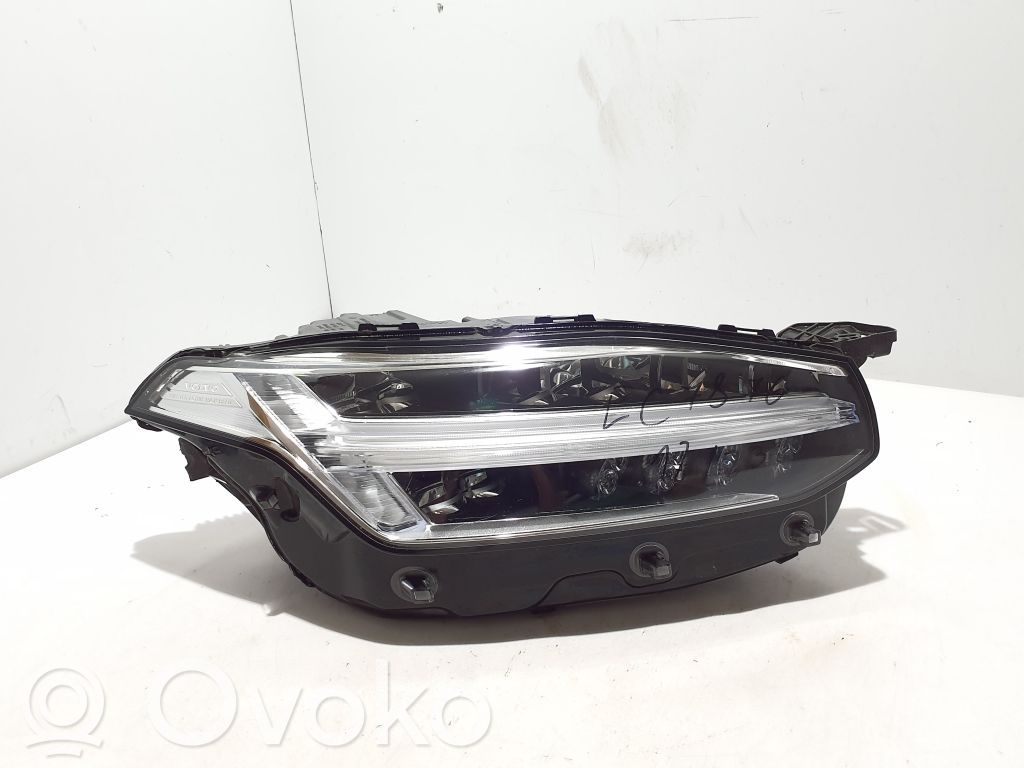 Volvo XC90 Scheinwerfer 