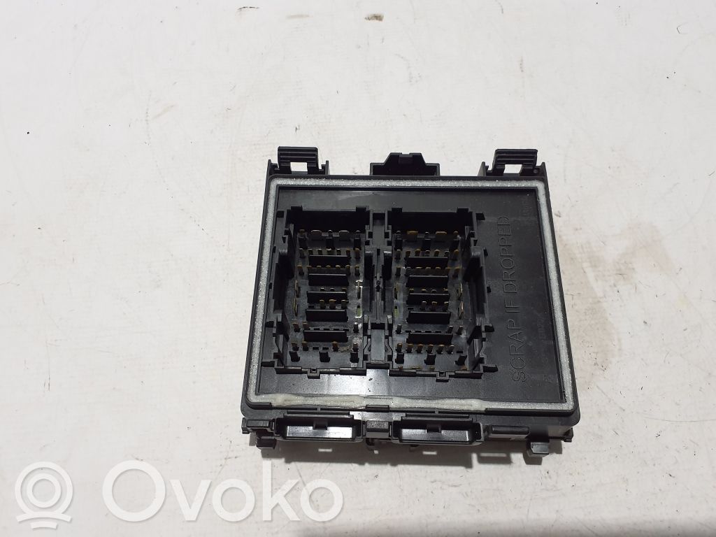 Sicherungskasten   LJ8T14D068NAB