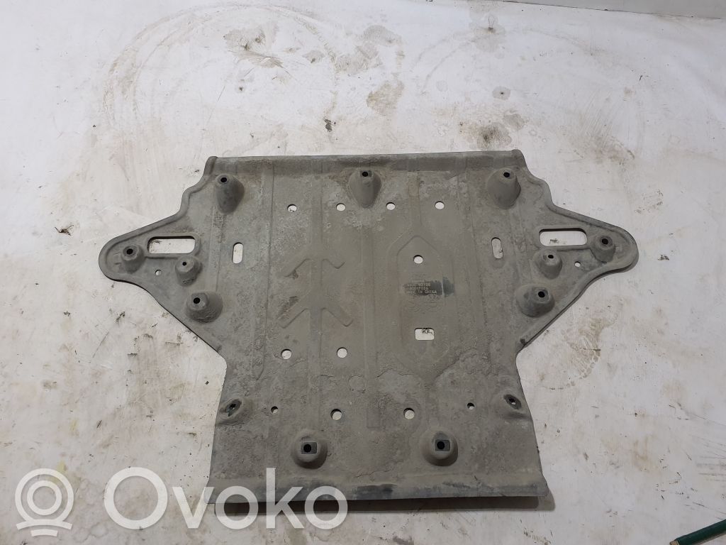 Volvo EX30 Osłona tylna podwozia pod bagażnik 