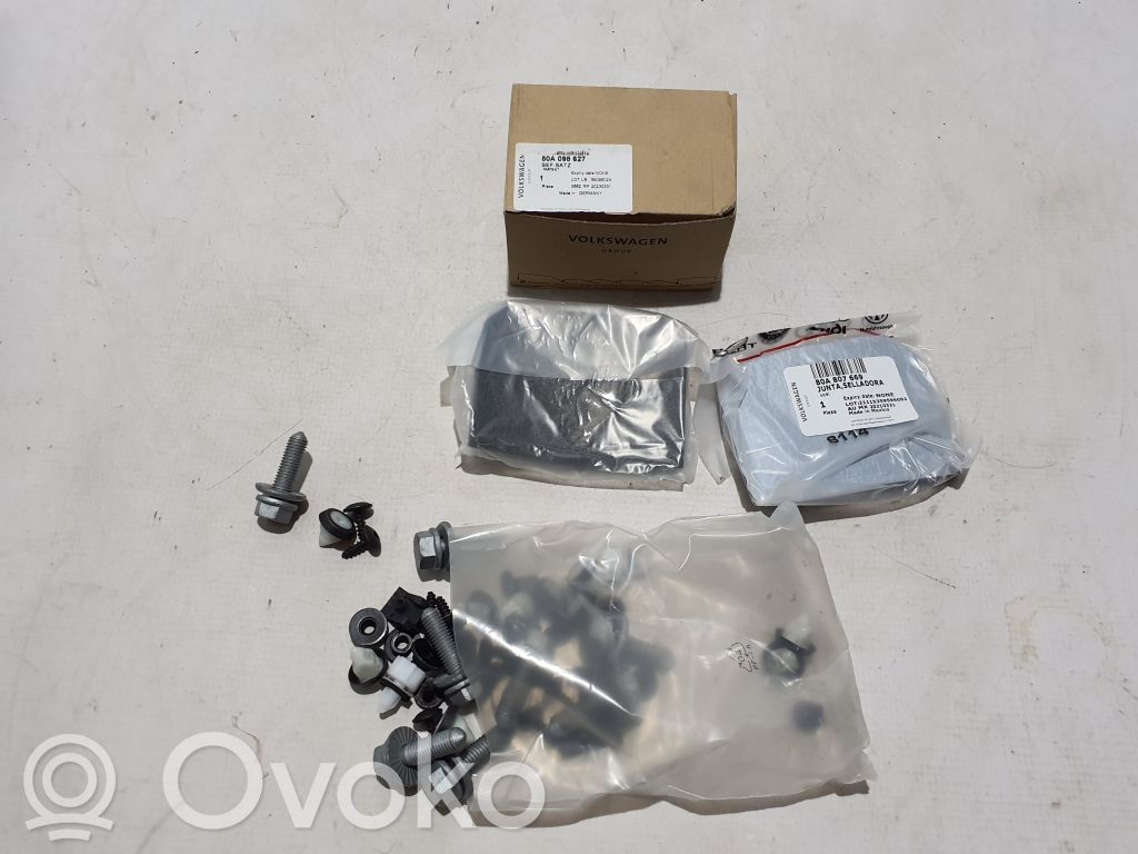 Tuercas/tornillos   80A098627