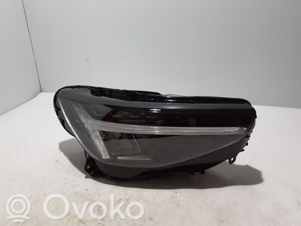 Volvo XC40 Scheinwerfer 