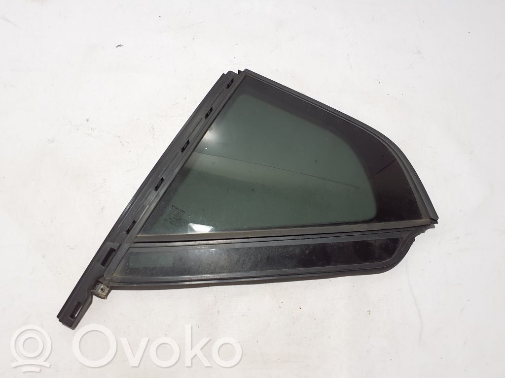 Volvo XC40 Ventanilla de ventilación de la puerta trasera 