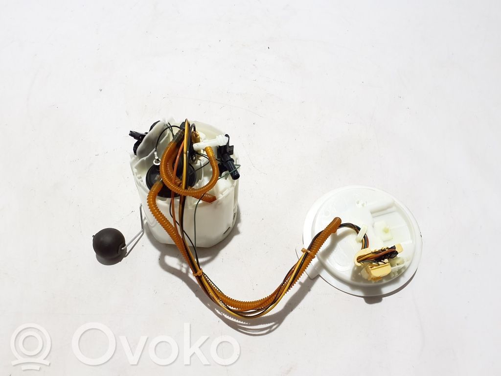 Bomba interna de combustible   8074323