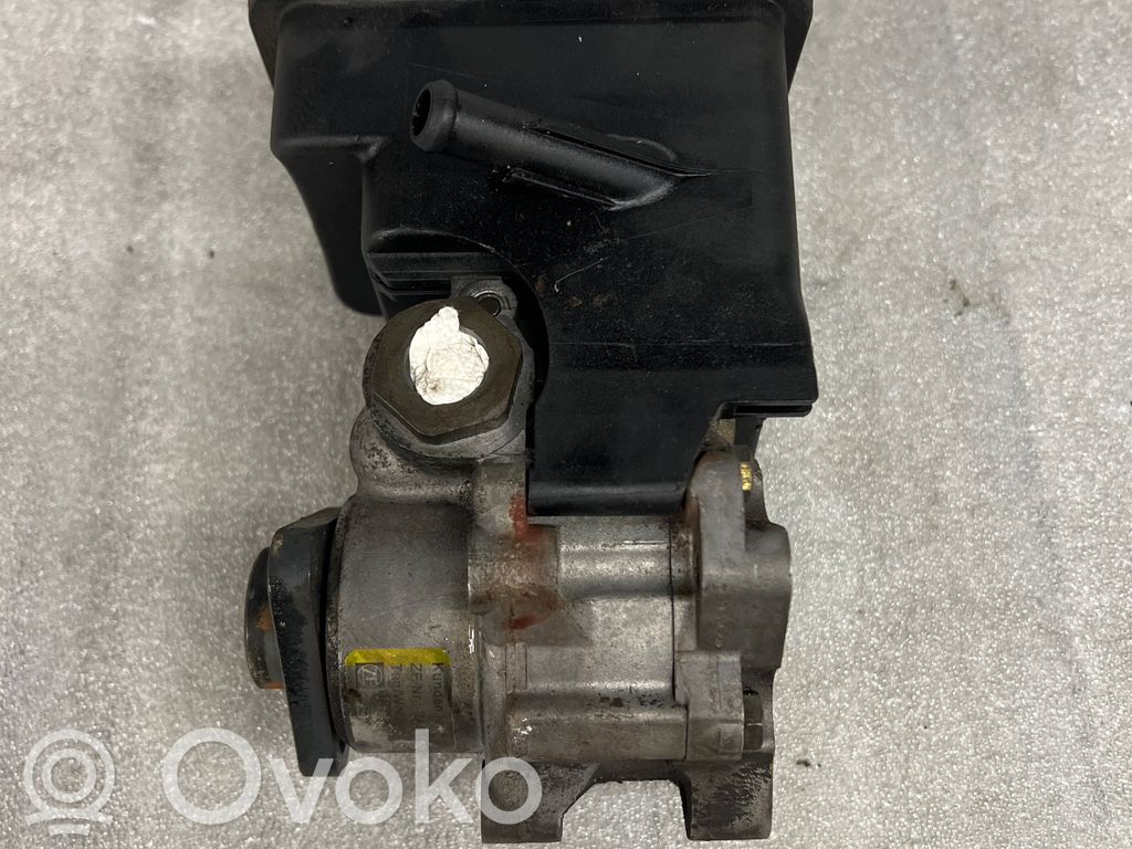 BMW 5 E39 Power steering pump 