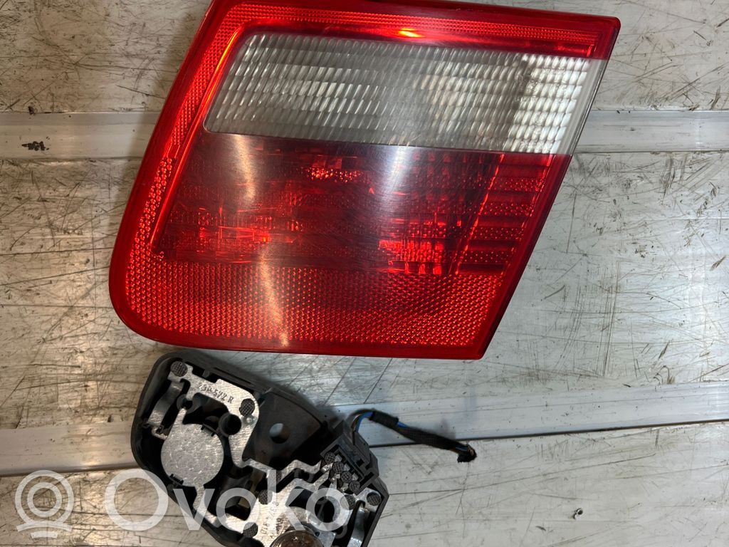 BMW 3 E46 Tailgate rear/tail lights 