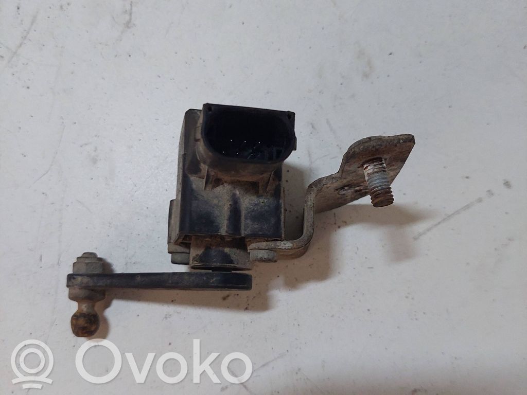 Headlight/headlamp level sensor   6778860,29607