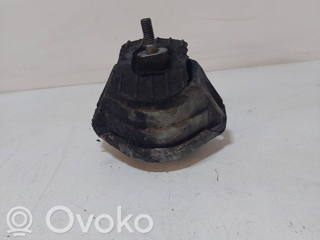 BMW 5 E60 E61 Variklio pagalvė 