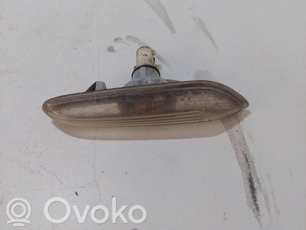BMW 3 E46 Front fender indicator light 